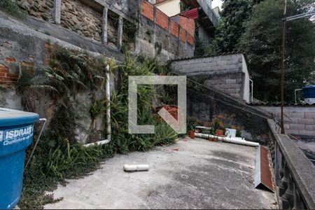 Casa à venda com 80m², 2 quartos e 4 vagas Casa à venda com 80m², 2 quartos e 4 vagasQuintal