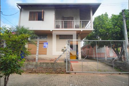 Casa à venda com 290m², 3 quartos e 1 vaga Casa à venda com 290m², 3 quartos e 1 vagaFachada