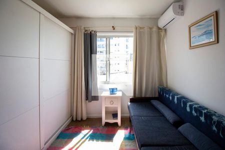 Quarto 01 de apartamento para alugar com 2 quartos, 68m² em Centro, Florianópolis
