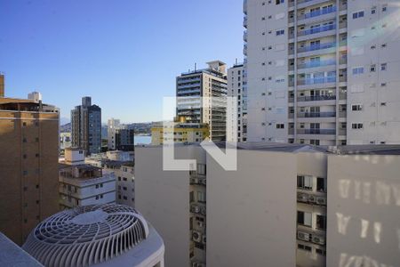 Sala _Vista de apartamento para alugar com 2 quartos, 78m² em Centro, Florianópolis