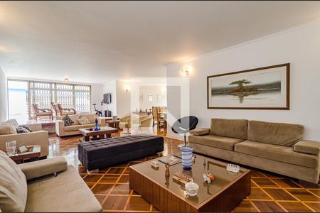 Sala de casa à venda com 4 quartos, 377m² em Alto de Pinheiros, São Paulo