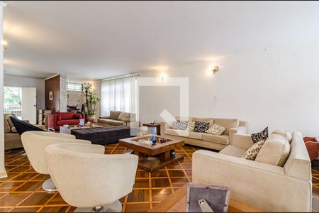 Sala de casa à venda com 4 quartos, 377m² em Alto de Pinheiros, São Paulo