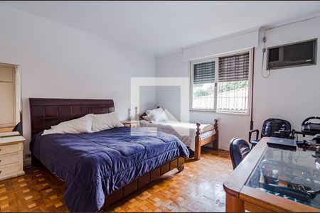 Casa à venda com 377m², 4 quartos e 4 vagas Casa à venda com 377m², 4 quartos e 4 vagasSuíte 1