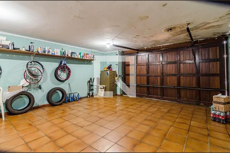 Casa à venda com 377m², 4 quartos e 4 vagas Casa à venda com 377m², 4 quartos e 4 vagasGaragem