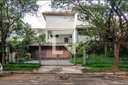 Casa à venda com 377m², 4 quartos e 4 vagas Casa à venda com 377m², 4 quartos e 4 vagasFachada