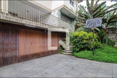 Casa à venda com 377m², 4 quartos e 4 vagas Casa à venda com 377m², 4 quartos e 4 vagasGaragem