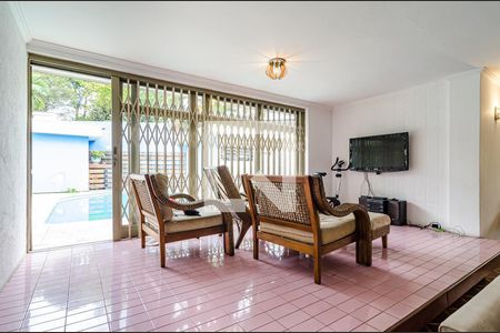 Sala de casa à venda com 4 quartos, 377m² em Alto de Pinheiros, São Paulo