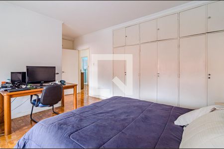 Casa à venda com 377m², 4 quartos e 4 vagas Casa à venda com 377m², 4 quartos e 4 vagasSuíte 1