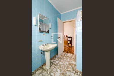 Casa à venda com 377m², 4 quartos e 4 vagas Casa à venda com 377m², 4 quartos e 4 vagasBanheiro