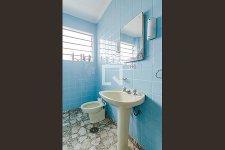 Casa à venda com 377m², 4 quartos e 4 vagas Casa à venda com 377m², 4 quartos e 4 vagasBanheiro