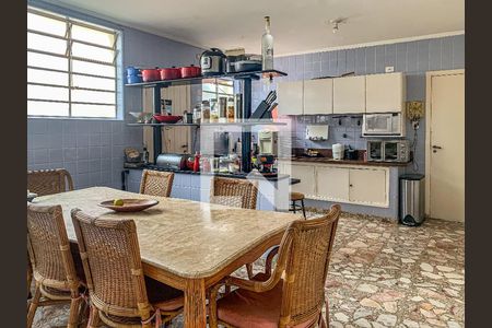 Casa à venda com 377m², 4 quartos e 4 vagas Casa à venda com 377m², 4 quartos e 4 vagasCozinha