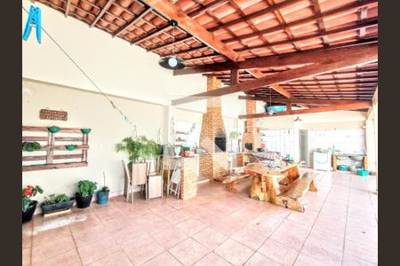 Casa à venda com 300m², 4 quartos e 5 vagas