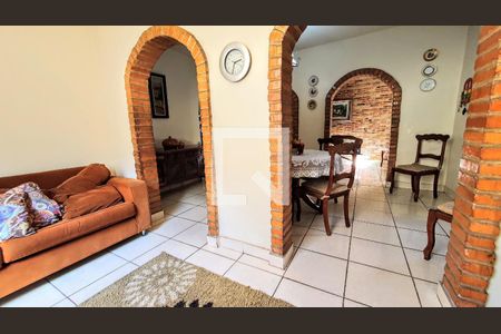 Casa à venda com 400m², 4 quartos e 2 vagas