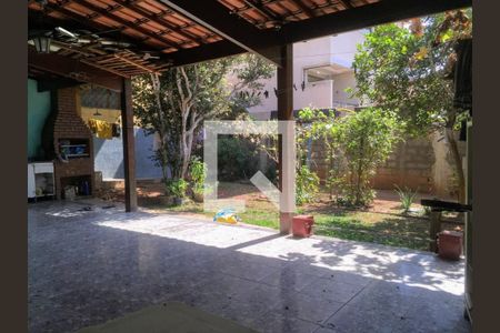 Casa à venda com 309m², 4 quartos e 2 vagas