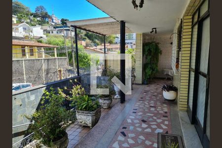 Casa à venda com 6 quartos, 380m² em Concórdia, Belo Horizonte