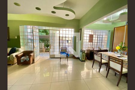 Casa à venda com 3 quartos, 379m² em Funcionários, Belo Horizonte