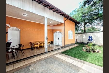 Casa à venda com 3 quartos, 397m² em Santa Amélia, Belo Horizonte