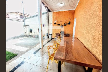 Casa à venda com 3 quartos, 397m² em Santa Amélia, Belo Horizonte