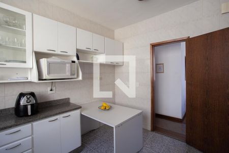 Apartamento à venda com 103m², 3 quartos e 2 vagasCozinha