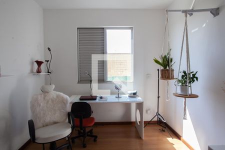 Apartamento à venda com 103m², 3 quartos e 2 vagasQuarto 2