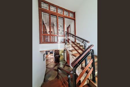Casa para alugar com 5 quartos, 465m² em Santa Amélia, Belo Horizonte