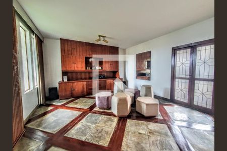 Casa para alugar com 5 quartos, 465m² em Santa Amélia, Belo Horizonte