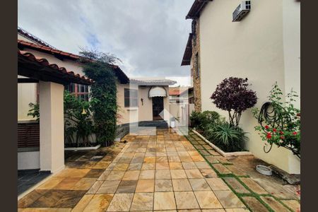 Casa à venda com 465m², 5 quartos e 5 vagas