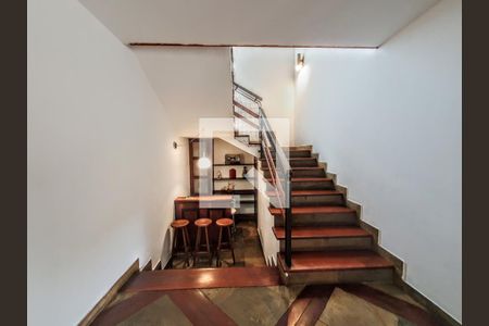 Casa para alugar com 5 quartos, 465m² em Santa Amélia, Belo Horizonte