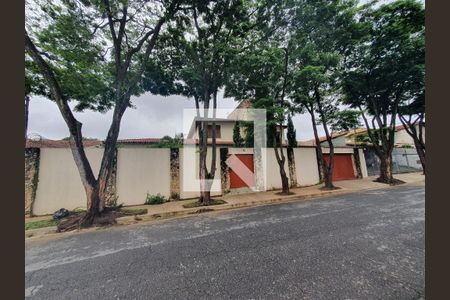 Casa à venda com 465m², 5 quartos e 5 vagas