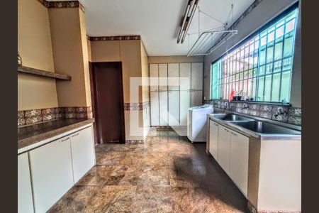 Casa à venda com 465m², 5 quartos e 5 vagas