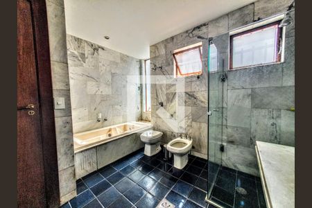 Casa à venda com 465m², 5 quartos e 5 vagas