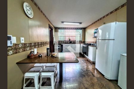 Casa à venda com 465m², 5 quartos e 5 vagas