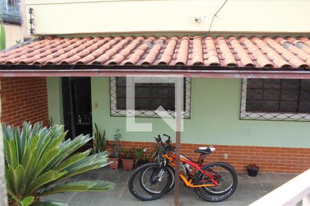 Casa à venda com 8 quartos, 325m² em Salgado Filho, Belo Horizonte