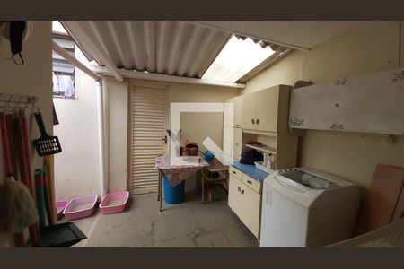 Casa à venda com 8 quartos, 325m² em Salgado Filho, Belo Horizonte