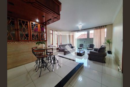 Casa à venda com 4 quartos, 325m² em Santa Rosa, Belo Horizonte