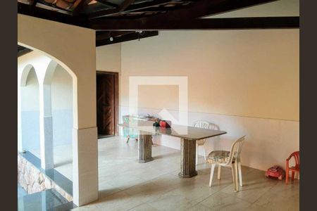 Casa à venda com 5 quartos, 388m² em Sagrada Família, Belo Horizonte