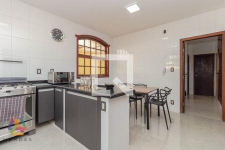 Casa à venda com 4 quartos, 360m² em Palmares, Belo Horizonte