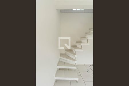 Escada de casa para alugar com 1 quarto, 52m² em Cidade Líder, São Paulo