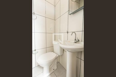 Casa para alugar com 52m², 1 quarto e sem vaga Casa para alugar com 52m², 1 quarto e sem vagaBanheiro