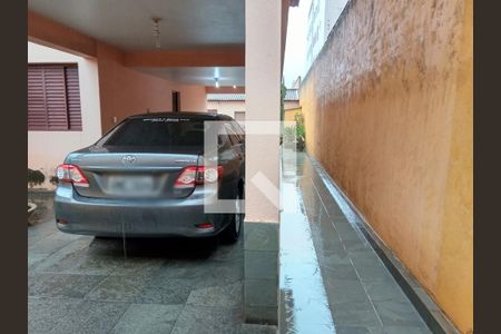 Casa à venda com 4 quartos, 236m² em Castelo, Belo Horizonte