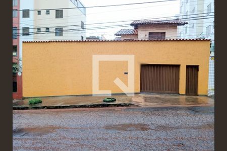 Casa à venda com 236m², 4 quartos e 3 vagas