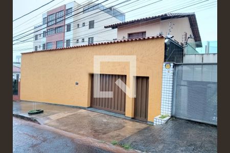 Casa à venda com 236m², 4 quartos e 3 vagas