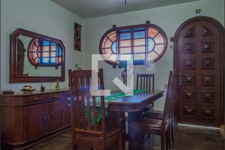 Casa à venda com 209m², 3 quartos e 3 vagas