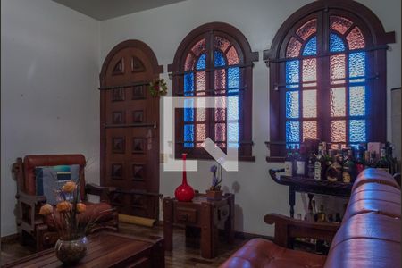 Casa à venda com 3 quartos, 209m² em Renascença, Belo Horizonte