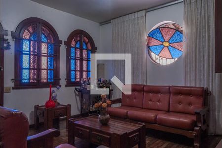 Casa à venda com 3 quartos, 209m² em Renascença, Belo Horizonte