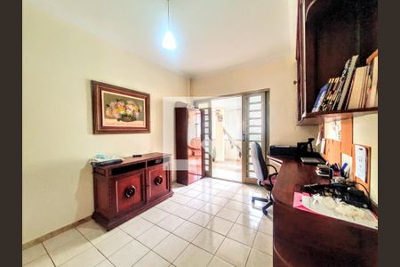 Casa à venda com 3 quartos, 216m² em Paraíso, Belo Horizonte