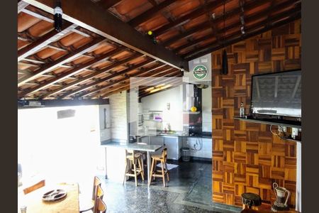 Casa à venda com 326m², 4 quartos e 3 vagas