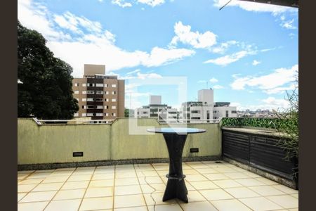 Casa à venda com 4 quartos, 326m² em Nova Suíssa, Belo Horizonte