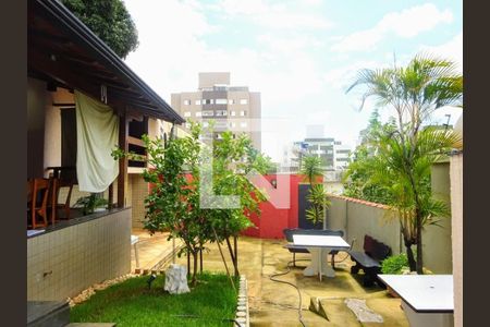 Casa à venda com 326m², 4 quartos e 3 vagas