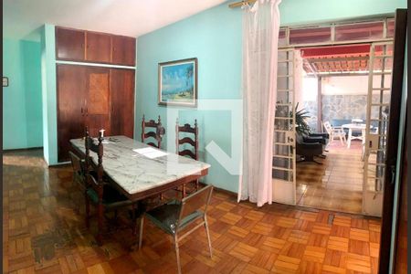 Casa à venda com 240m², 6 quartos e 4 vagas